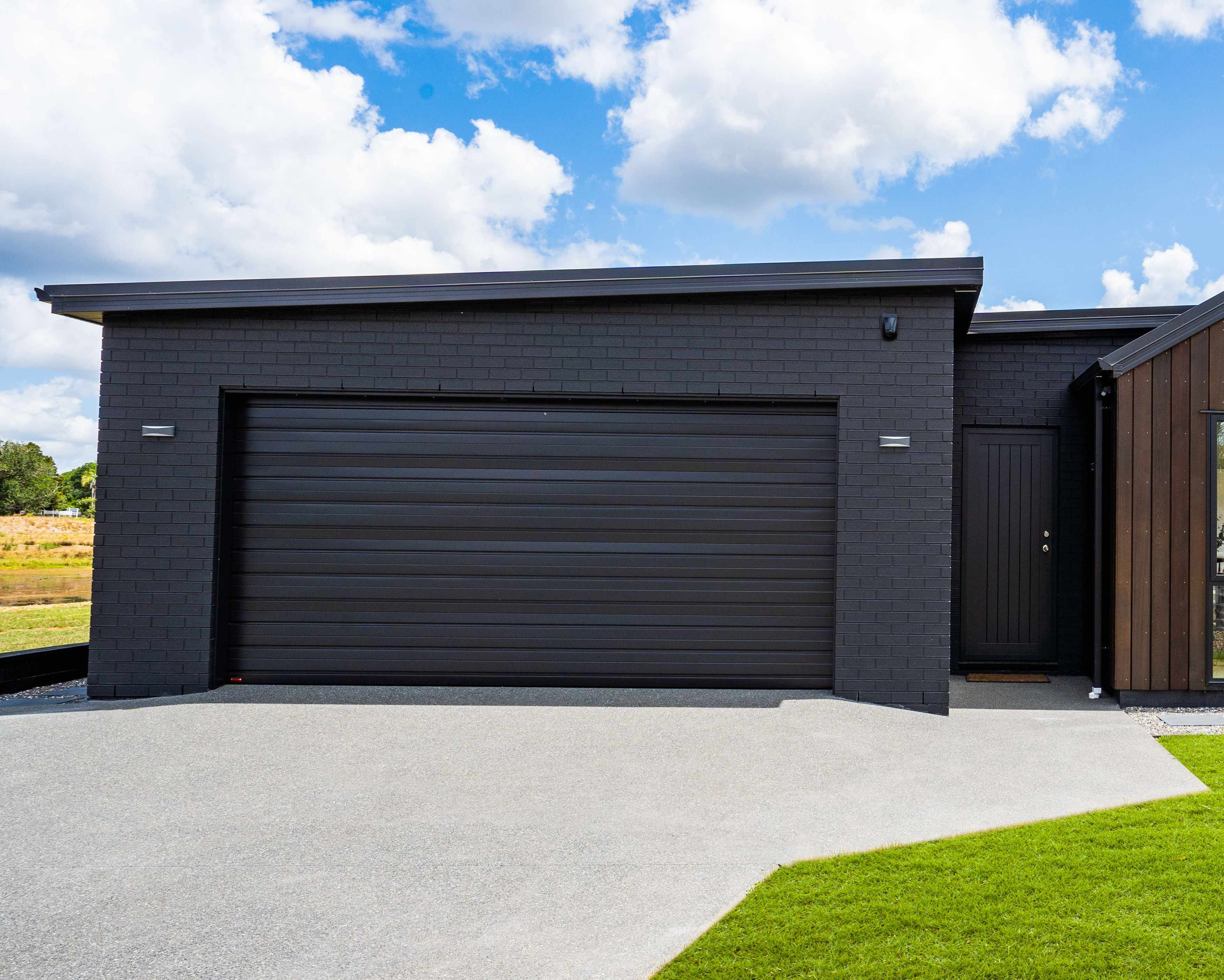 Dominator Futura Sectional Door