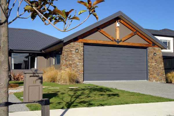 Dominator Futura Sectional Door